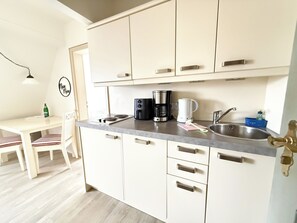 Fridge, stovetop, dishwasher, coffee/tea maker - House Inselfriede Pidder Lüng 5: 300 m to the beach in Westerland (Westerland)