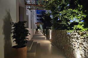 Family Apartment, Multiple Bedrooms, Mountainside (Sunset Luxury Apartment) | Terrace/patio - Sunset Luxury Apartment (Vlorë)