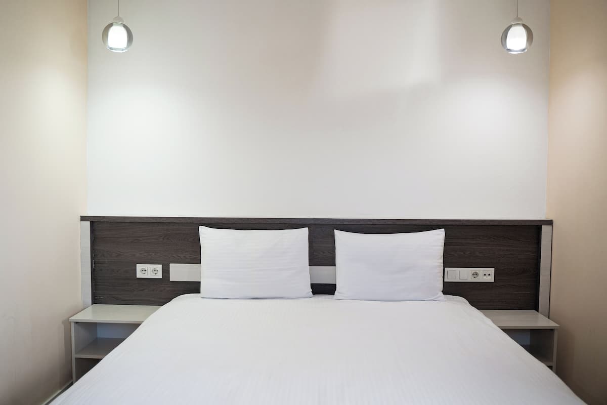 Junior Suite, Balcony, City View | In-room safe, blackout curtains, soundproofing