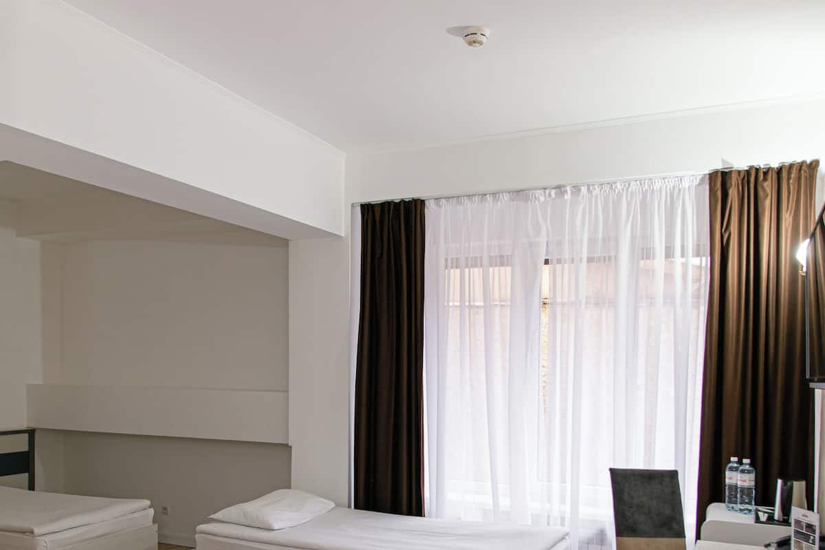 Habitación triple clásica, vistas a la ciudad