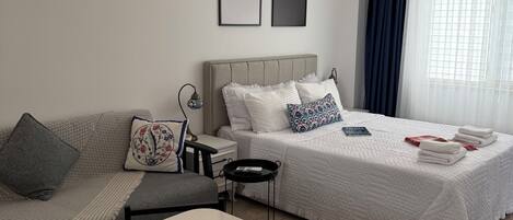 1 habitación, escritorio, tabla de planchar con plancha y wifi gratis