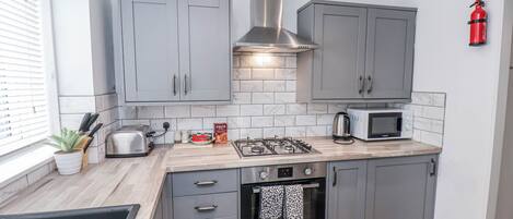مستلزمات طهي/أطباق/أوعية