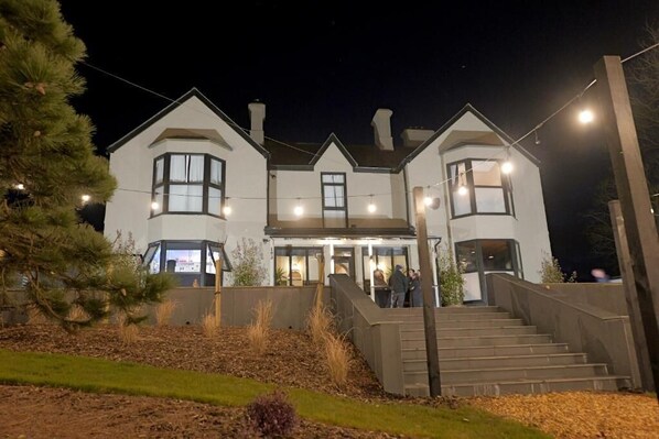 Exterior - The Tall Trees Hotel (Amlwch)