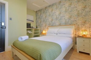 Room - The Tall Trees Hotel (Amlwch)