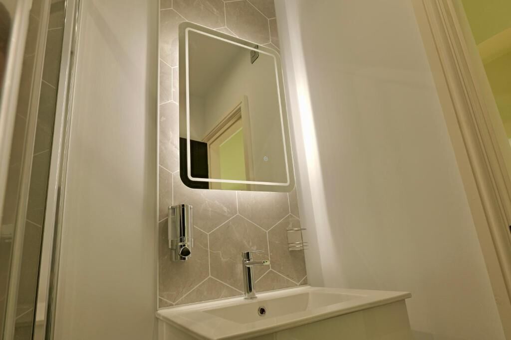 Standard Double Room | Bathroom
