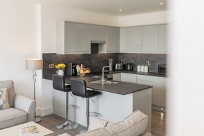 Interior - Luxury Beach Side Apartment - 3 Ensuite Bedrooms (Woolacombe)