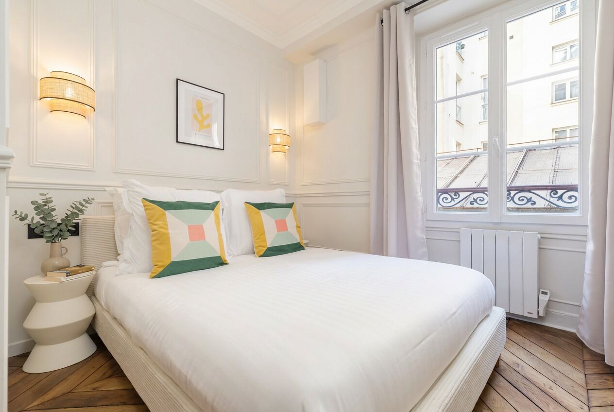 2 bedrooms, travel crib, free WiFi, bed sheets