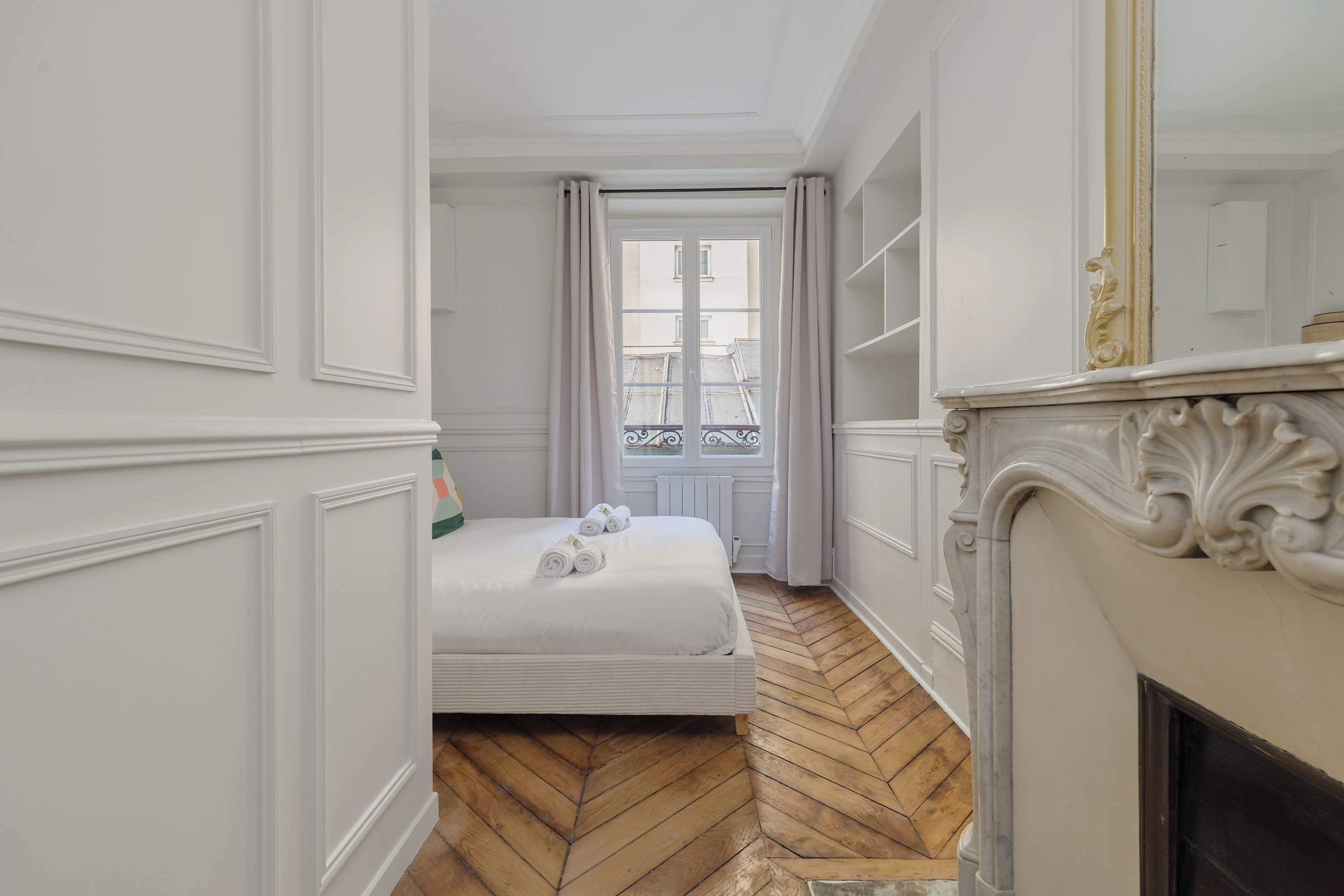 2 bedrooms, travel crib, free WiFi, bed sheets