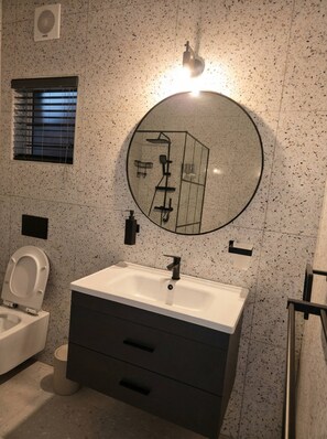 Casa, 3 habitaciones, balcón | Baño