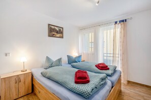 2 bedrooms, WiFi, bed sheets