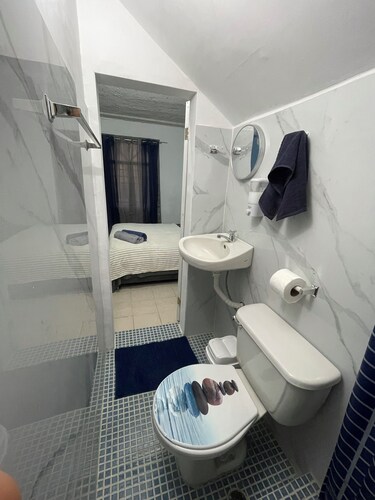 Beautiful Suite in front of the airport