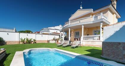 Exclusive villa with pool just a few minutes from Seville