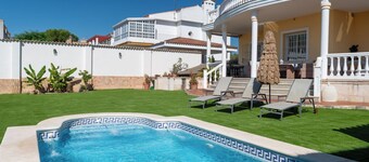 Exclusive villa with pool just a few minutes from Seville