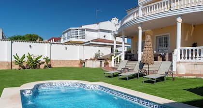 Exclusive villa with pool just a few minutes from Seville