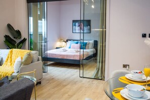 Apartment - Chic Manchester Chinatown Stay Shops Nightlife (Manchester)