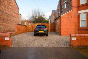 Room - Modern 4-bed Free Parking Work Leisure Stays (Manchester)