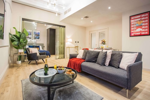 Stylish Modern Escape in the Heart of Manchester