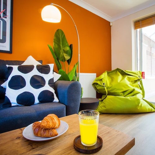 Comfy 3-bed City Home Parking Near Deansgate