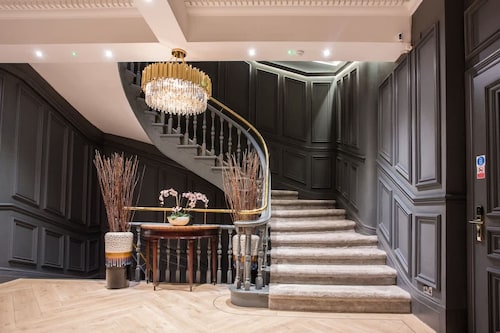 Stylish Manchester City Escape Walk to Chinatown