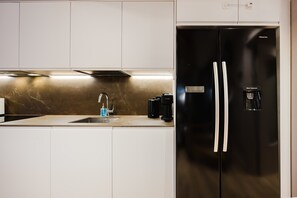 Room - Spacious Central Location For Families Walk to All (Manchester)