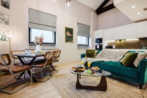 Apartment - Spacious Central Location For Families Walk to All (Manchester)