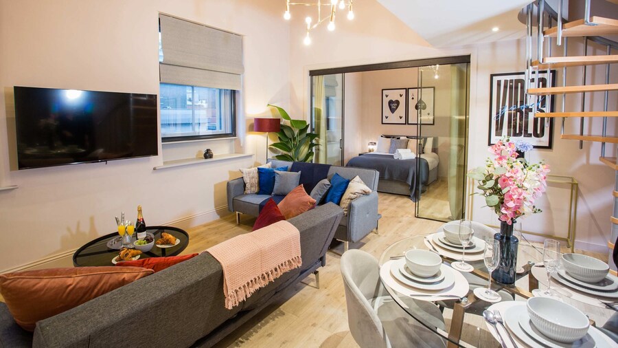 Spacious 3-bed Retreat Modern Super Central