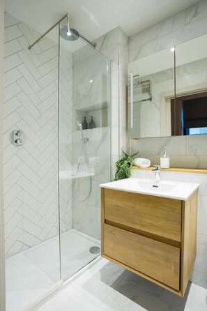 House - Spacious 3-bed Retreat Modern Super Central (Manchester)