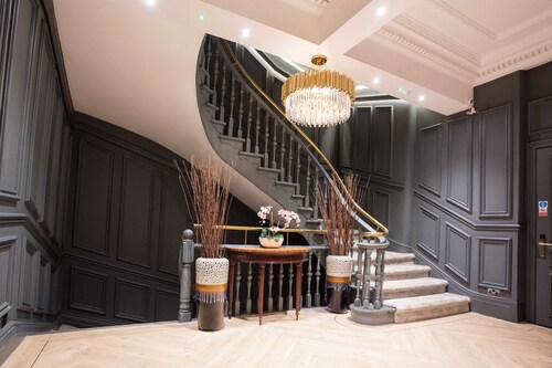 Spacious 3-bed Retreat Modern Super Central