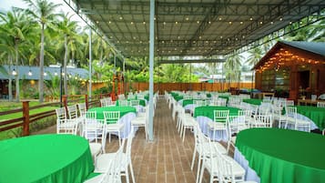Premier Tent, Ocean View | Outdoor banquet area
