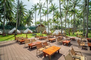 พรีเมียร์เต็นท์, วิวทะเล | รับประทานอาหารกลางแจ้ง