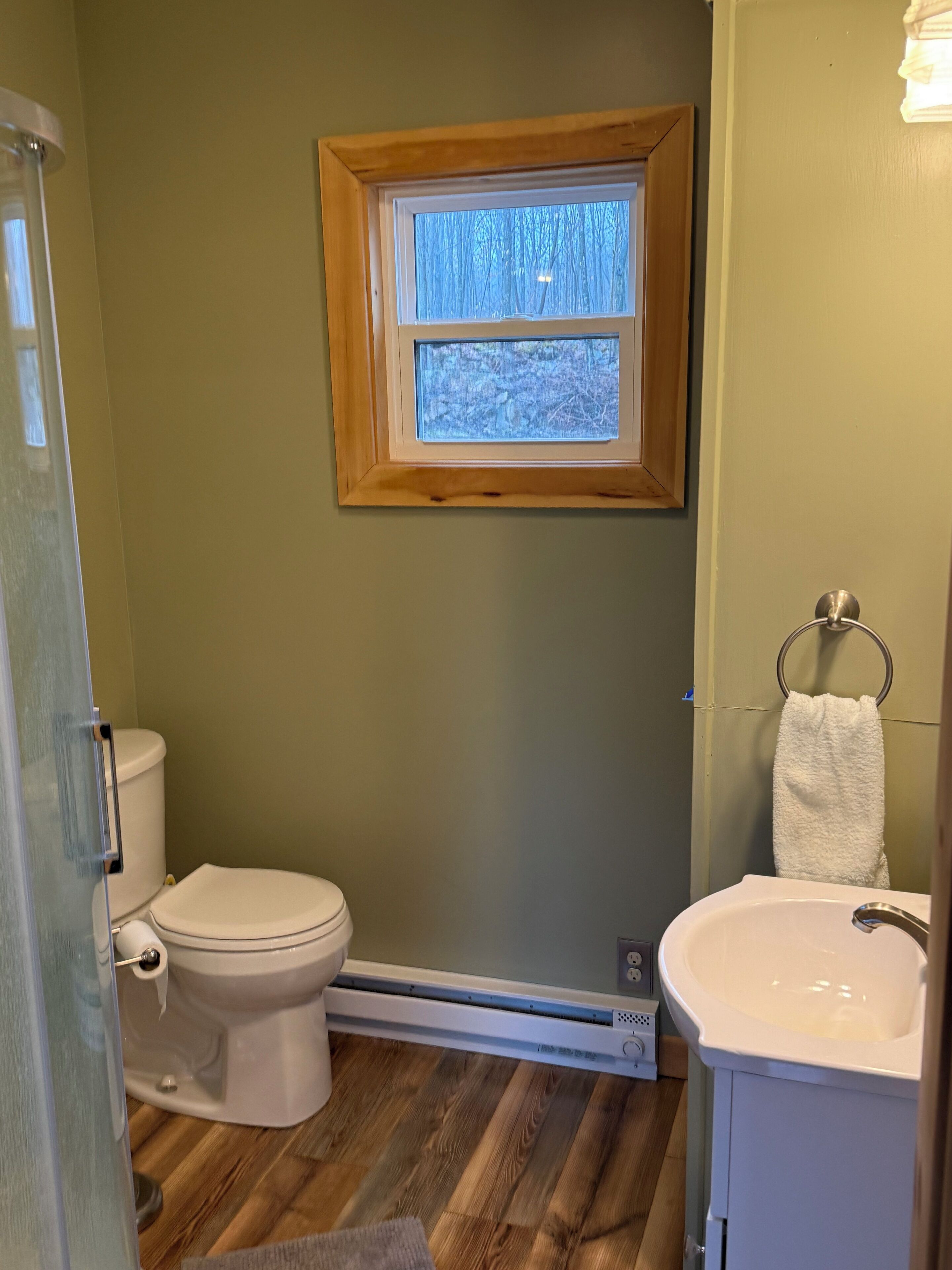 Towels, soap, shampoo, toilet paper