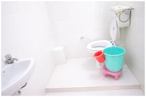 Bathroom - Hotel Gayatri Guest House Haridwar (Haridwar)