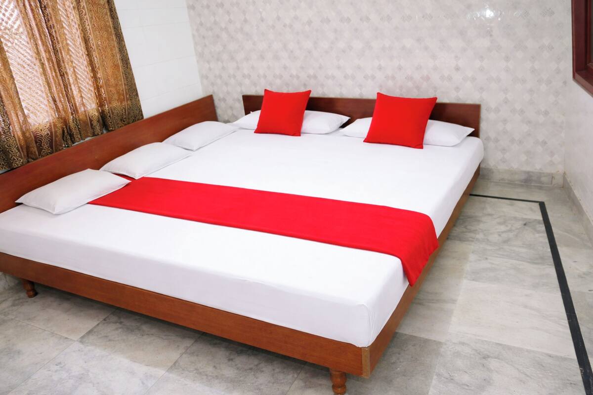 Bộ đồ giường kháng dị ứng, bàn, phòng cách âm 