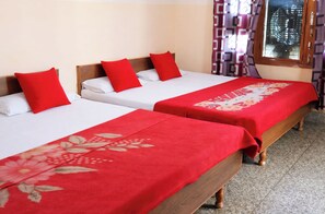Deluxe Quadruple Room, Air conditioning - Hotel Gayatri Guest House Haridwar (Haridwar)