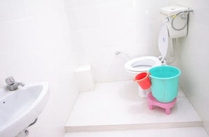 Bathroom - Hotel Gayatri Guest House Haridwar (Haridwar)