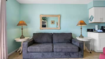 Signature Condo, 1 Bedroom, Patio, Garden View | Living room