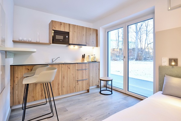 Studio – signature, 1 queensize-seng, kjøkken, resort-utsikt | Safe på rommet, skrivebord, skrivebord for bærbar PC og lydisolert
