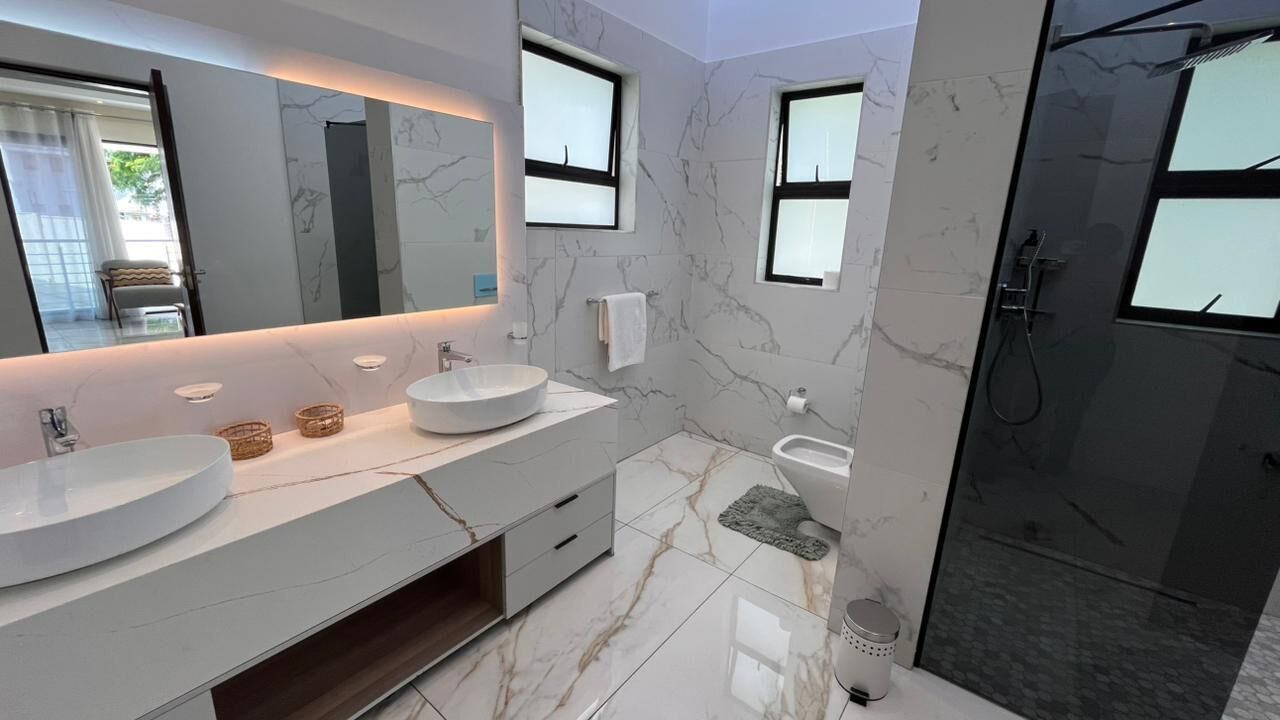 Shower, bidet, towels, soap