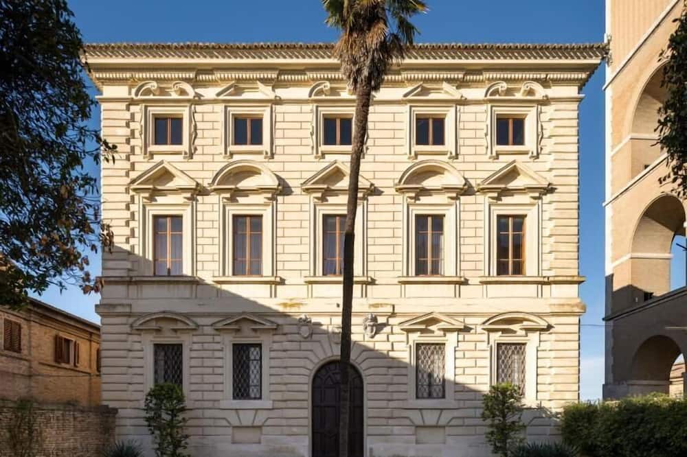 PALAZZO FIORENZI - DIMORA STORICA