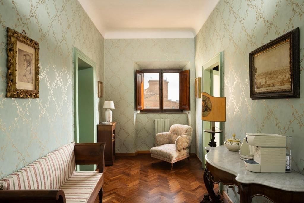 Superior Suite, City View | Living area