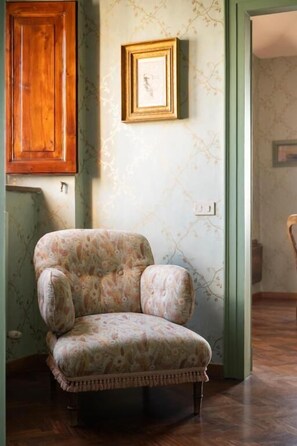 Superior Suite, City View | Interior - PALAZZO FIORENZI - DIMORA STORICA (Osimo)