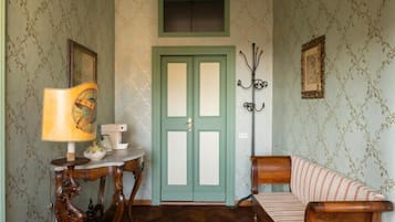 Superior Suite, City View | Interior