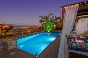 Pool - Family Villa near Málaga with Heated Pool, Sleeps 12 (Pinos de Alhaurín)