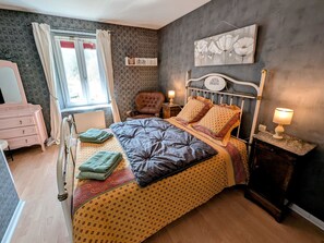 2 bedrooms, free WiFi, bed sheets - Cottage, pets and parking - 4 guests (Corravillers)