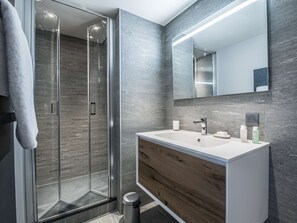 Hair dryer - Courchevel 1550 - Apartment 6/7 pers. with Wi-Fi, pets allowed, parking (Courchevel 1550)