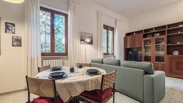 Apartment, Balcony | Living area