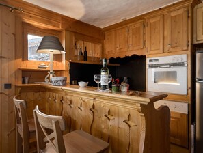 Private kitchen - Courchevel 1850: Apartment for 4 near slopes, wifi (Courchevel)