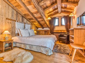 2 bedrooms, free WiFi - Charming 81m² Apt in Courchevel 1850 - Central, Near Slopes, Sleeps 4, Balconies, Luxury Amenities (Courchevel)