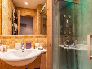 Bathroom - Charming 81m² Apt in Courchevel 1850 - Central, Near Slopes, Sleeps 4, Balconies, Luxury Amenities (Courchevel)