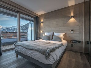 Room - Cozy 51m² Apt, Sleeps 4 - Central Courchevel, Near Slopes, Fireplace, Balcony, Spa Access (Courchevel 1550)